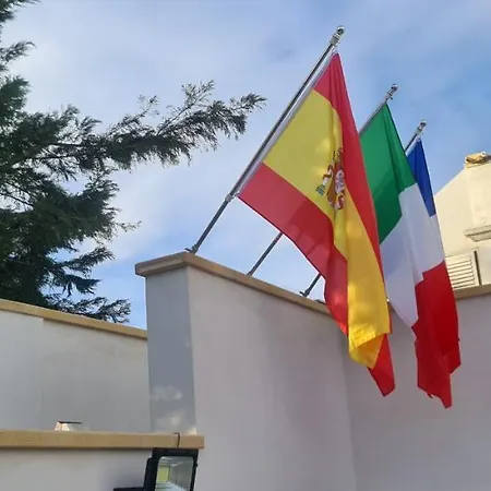 Πανσιόν Sea And Blue Sky 1a 3*