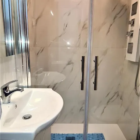 Sea And Blue Sky 1a Πανσιόν 3*